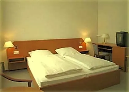 Alameda Hotel 2*